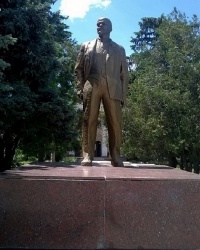 Памятник В. И. Ленину в п.г.т.Раздольное