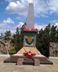 Памятник воинам-односельчанам в п.г.т.Раздольное