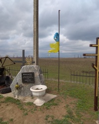 Памятники погибшим за Украину в с.Шевченко (Мангушский район)