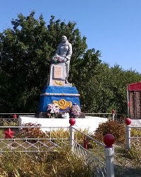 Братская могила советских воинов в с.Широкое (Менжинка)