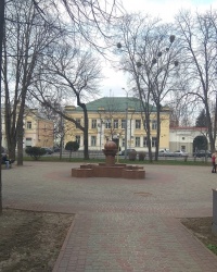 Сквер возле кинотеатра имени И. П. Котляревского в г. Полтава
