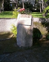 Закладной камень на месте устаноки памятниак жертвам геноцида крымско-татарского народа в г.Старый Крым