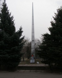 смт Березна. Пам’ятний знак загиблим землякам.