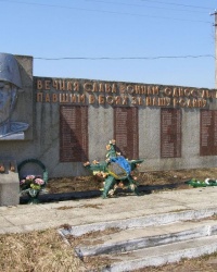 с. Галаганівка. Пам'ятний знак загиблим односельцям.