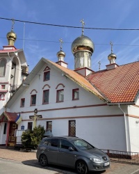м. Київ. Храм Святих апостолів Петра і Павла на Нивках.