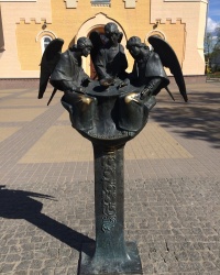 м. Прилуки. Пам’ятний знак святій Трійці.