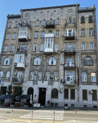 м. Київ. Будинок № 74 по вул. Гончара.