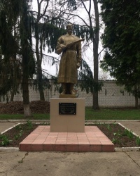 смт Ладан. Братська могила.