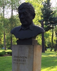 м. Краків. Погруддя Збігнева Герберта.
