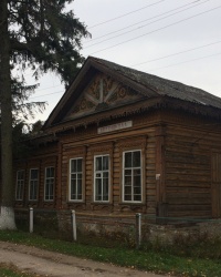 смт Холми. Будинок автошколи.