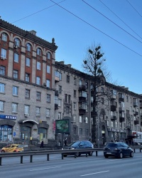 м. Київ. Будинок № 45 по проспекту Перемоги.