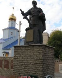 смт Куп'янськ-Вузловий. Меморіал загиблим воїнам і землякам