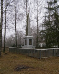 с.Малиновка. Памятный знак погибшим односельчанам.