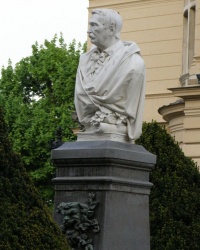 м. Краків. Пам’ятник Александеру Фредру.
