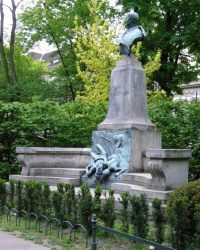 м. Краків. Пам’ятник Артуру Гроттеру.