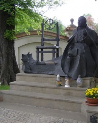 м. Краків. Пам'ятник Іоанну Павлу ІІ біля костелу на Скалці.