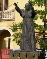 м. Краків. Пам'ятник Папі Іоанну Павлу ІІ в палаці біскупів.