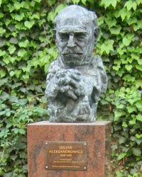 м. Краків. Погруддя Юліана Александровича у заулку Естрайхера.