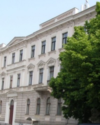 м. Рига. Будинок № 13 по вул. Дзірнаву.