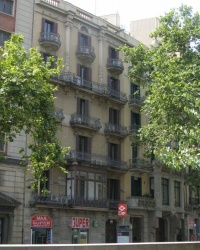 м. Барселона. Будинок № 8 на площі Тетуан.