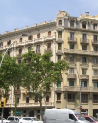 м. Барселона. Будинок № 685 на вул. Via de les Corts Catalanes.  м. Барселона. Будинок № 685 на вул. Via de les Corts Catalanes.