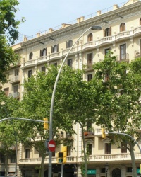 м. Барселона. Будинок № 681 на вул. Via de les Corts Catalanes. 