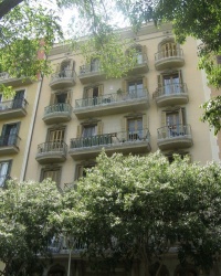 м. Барселона. Будинок № 4 на площі Саграда Фамілія.