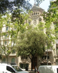 м. Барселона. Будинок Комалат.