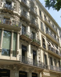 м. Барселона. Будинок № 102 по вул. Пасео-де-Грасія.  м. Барселона. Будинок № 102 по вул. Пасео-де-Грасія.