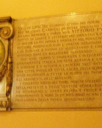 м. Болонья. Меморіальна дошка Вітторіо Пунтоні.