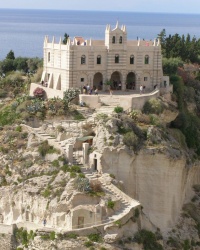 м. Тропеа. Церква Santa Maria dell' isola.