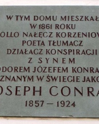 м. Варшава. Меморіальна дошка Аполло Коженьовському і Джозефу Конраду.