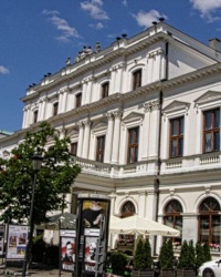 м. Варшава. Будівля громадського центру.