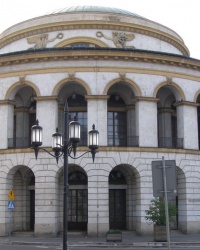 м. Варшава. Будівля фондової біржі і Банку Польщі.