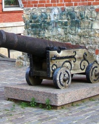 м. Рига. Старовинна гармата на вул. Торня.