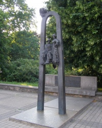м. Юрмала. Пам’ятник «Райніс і Аспазія».