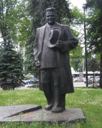 м. Рига.Пам’ятник Карлісу Улманісу.