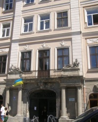 м. Львів. Будинок № 10 по вул. Театральній.