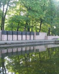 м. Рига. Пам’ятний знак 100-річчю свята пісні.