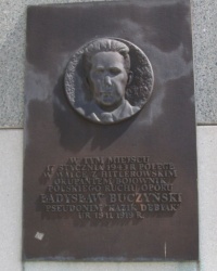 м. Варшава. Меморіальна дошка Ладиславу Бучинському.