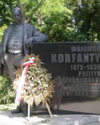 м. Варшава. Пам’ятник Войцеху Корфантому.