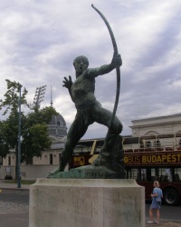 м. Будапешт. Скульптура лучника.