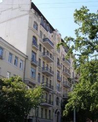 м.Київ. Будинок № 2 по вул. Рогнідинській.