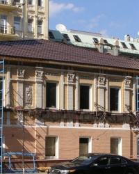 м. Київ. Будинок № 38 по вул. Саксаганського.