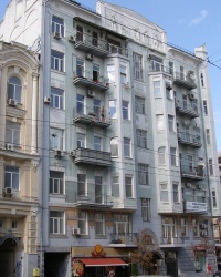 м. Київ. Будинок № 26 по вул. Саксаганського.