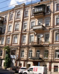 м. Київ. Будинок № 44а по вул. Саксаганського.