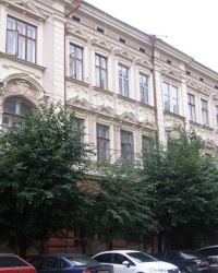 м. Чернівці. Будинок № 5 по вул. Міцкевича.