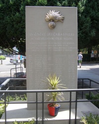 м. Модена. Пам’ятний знак загиблим карабінерам.