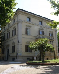 м. Болонья. Будівля банку «Desio».