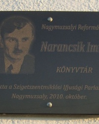 с. Мужієво. Меморіальна дошка Імре Наранчику.